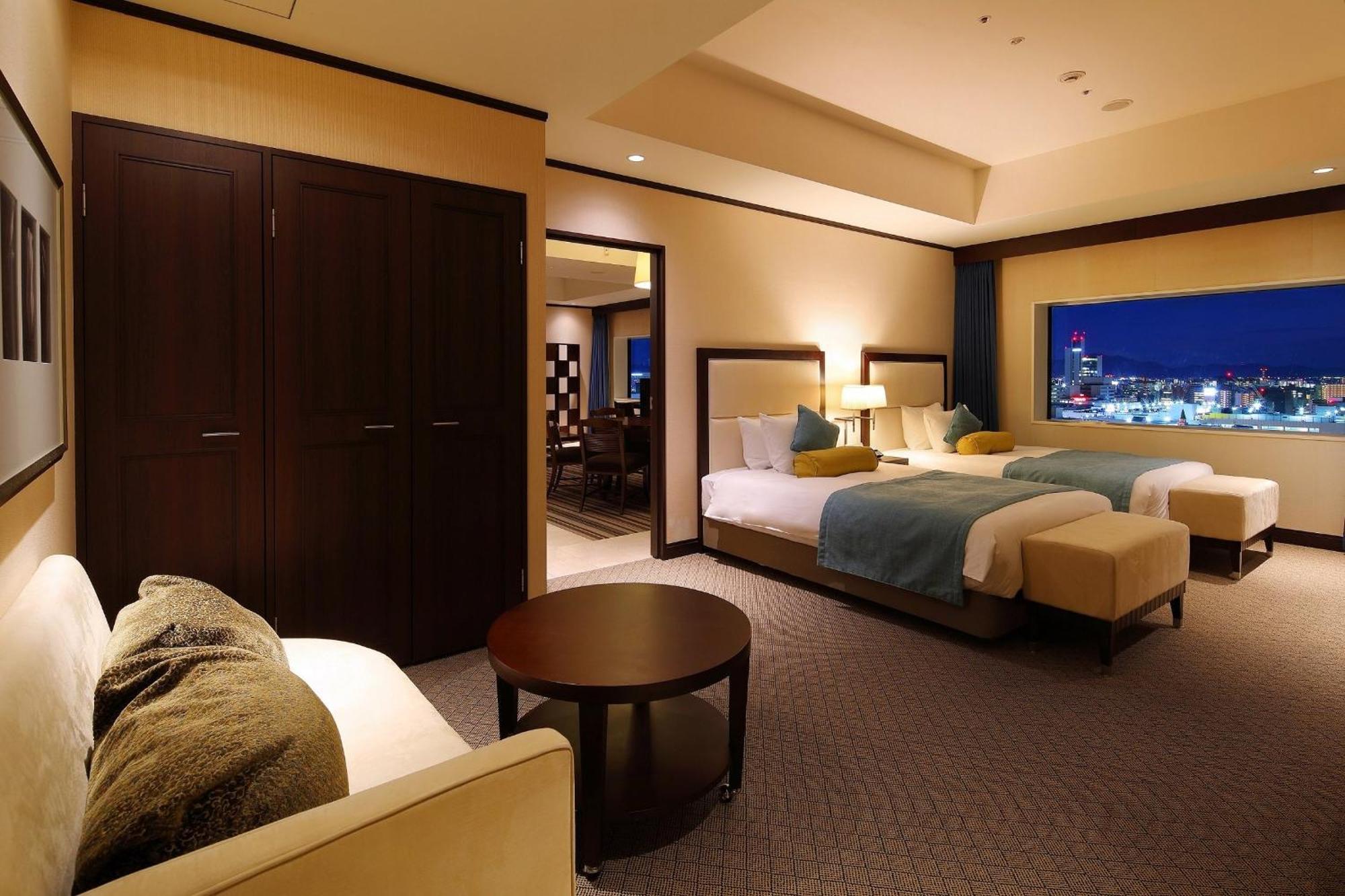 Ana Crowne Plaza Okayama By Ihg Hotel Buitenkant foto