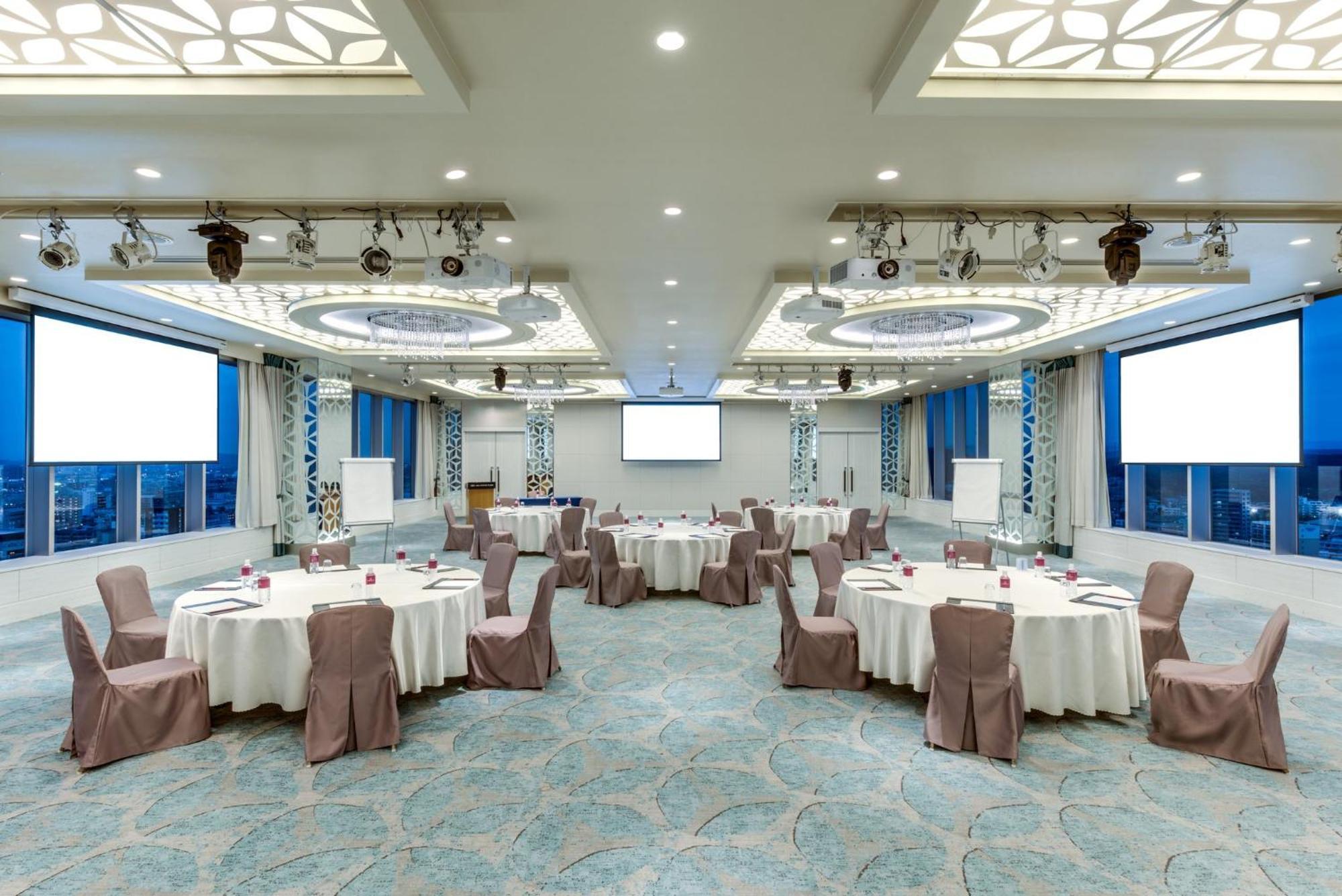 Ana Crowne Plaza Okayama By Ihg Hotel Buitenkant foto